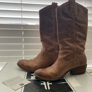 FRYE CARSON PULL ON BOOT